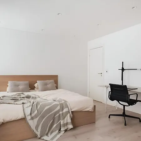 Spacious 5-bed With Patio In Nordnes Apartman