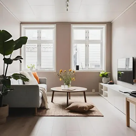 Spacious 5-bed With Patio In Nordnes Берген