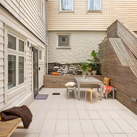 شقة Spacious 5-bed With Patio In Nordnes برغن